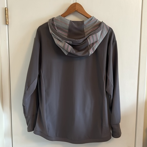 Adidas VGUC light weight zip up jacket with hoodie, side zip pockets,drawstrings - Picture 7 of 11